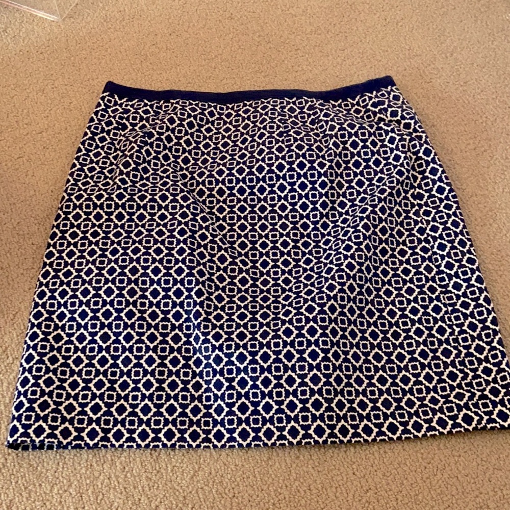 Cute printed skirt- NEVER WORN!